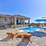 Stonevilla By Aneo Travel Vrsi