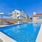 Stonevilla By Aneo Travel * Vrsi